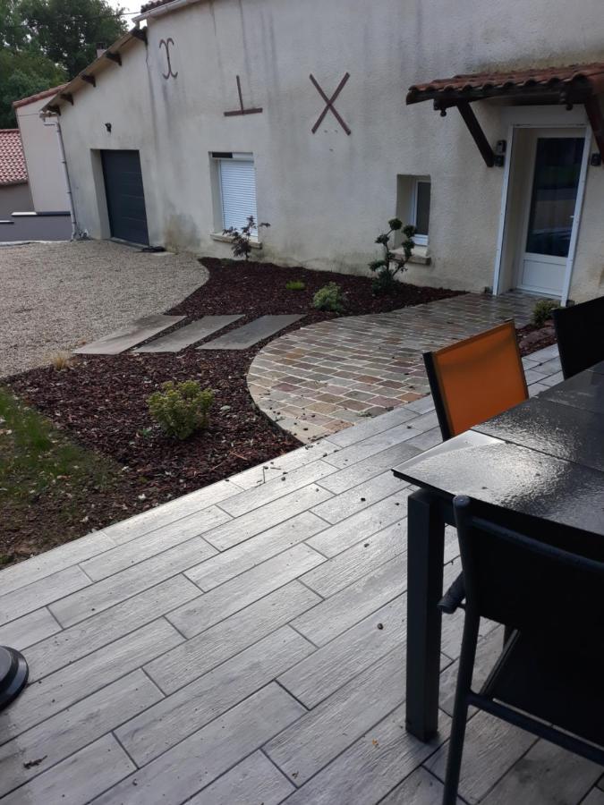 Chambre Double Au Calme Proche Puy Du Fo Apartment Le Boupere Exterior photo
